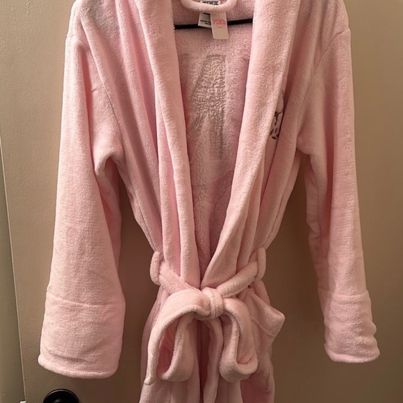 PINK VICTORIA’S SECRET ROBE NWT size XS - Picture 3 of 5